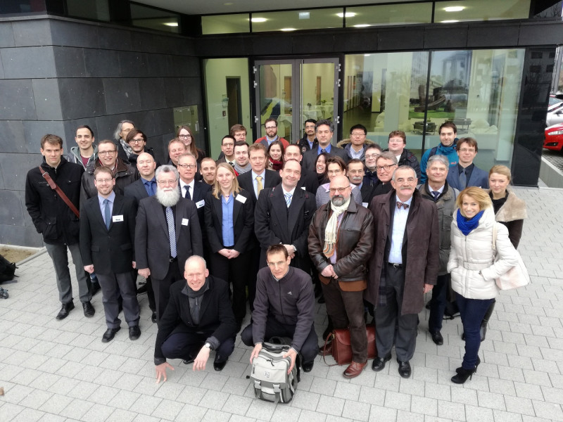 Photo: Hauke Sandmeyer (Bielefeld) Gruppenbild: SFB Transregio 211